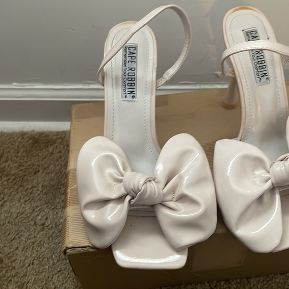 Crème Low Heel with Nice bow / Women - Picture 3 of 7